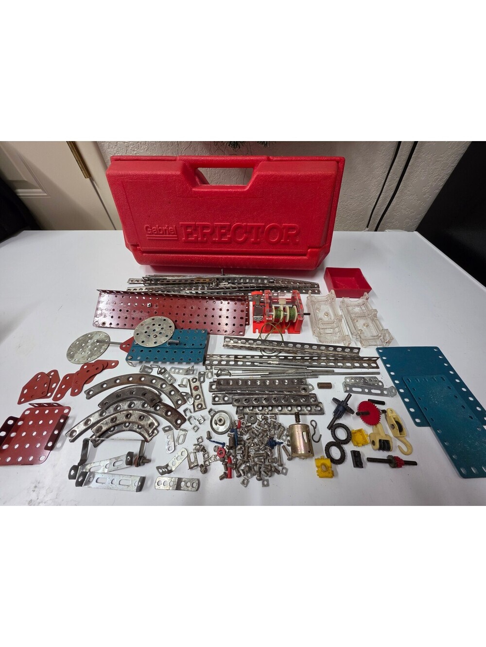 Vtg 1970s Gabriel Motorized Erector Set Lot Model 250 350 Metal Gears Red Case